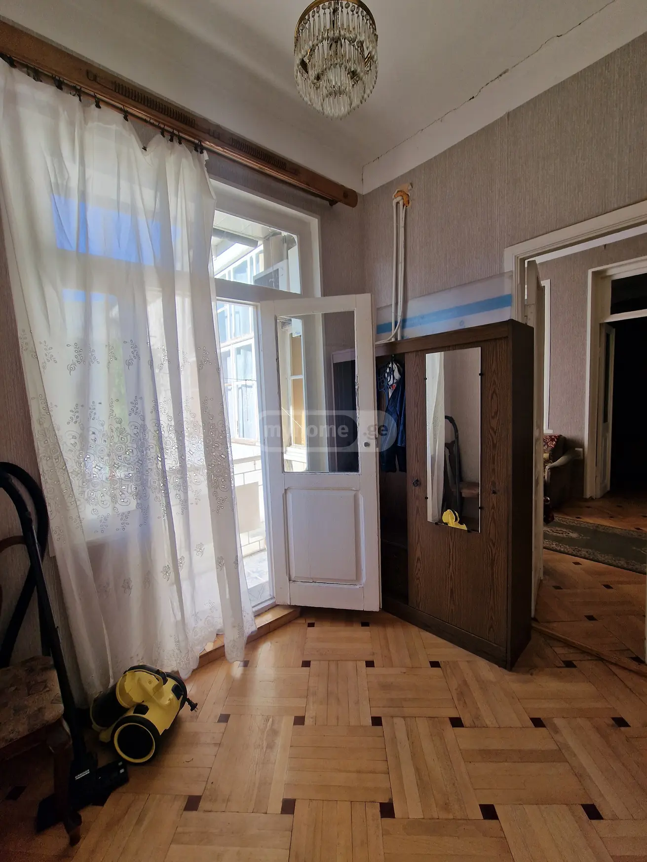 For Sale 4 Room Apartment Chughuretshi view 4