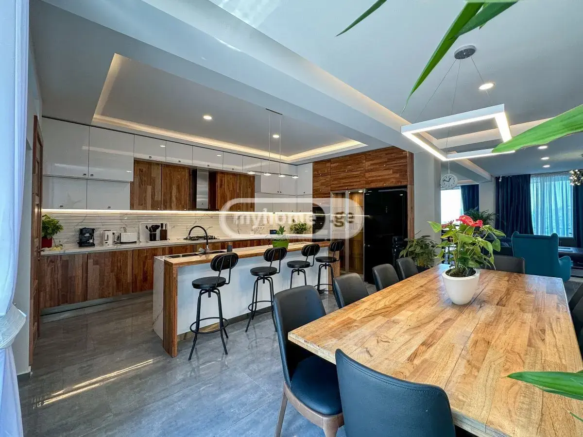 For Sale 8 Room Private House Tsqnetshi, 5 of 11