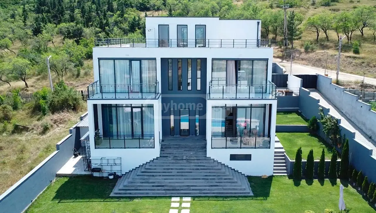 For Sale 10+ Room Private House In Vake, 1 of 12
