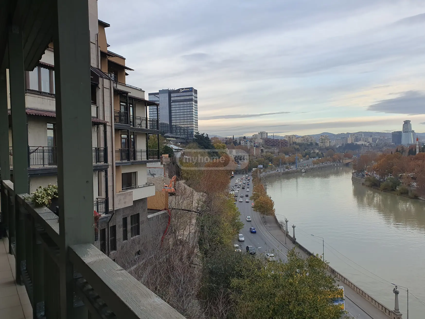 Продажа 4-комната Квартира view 16
