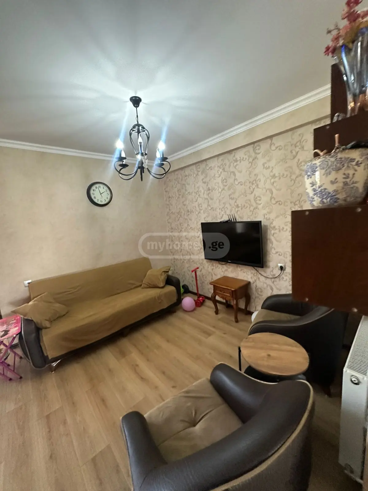 For Sale 4 Room Apartment view 2