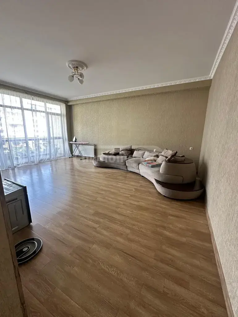 For Sale 5 Room Apartment, 2 of 12