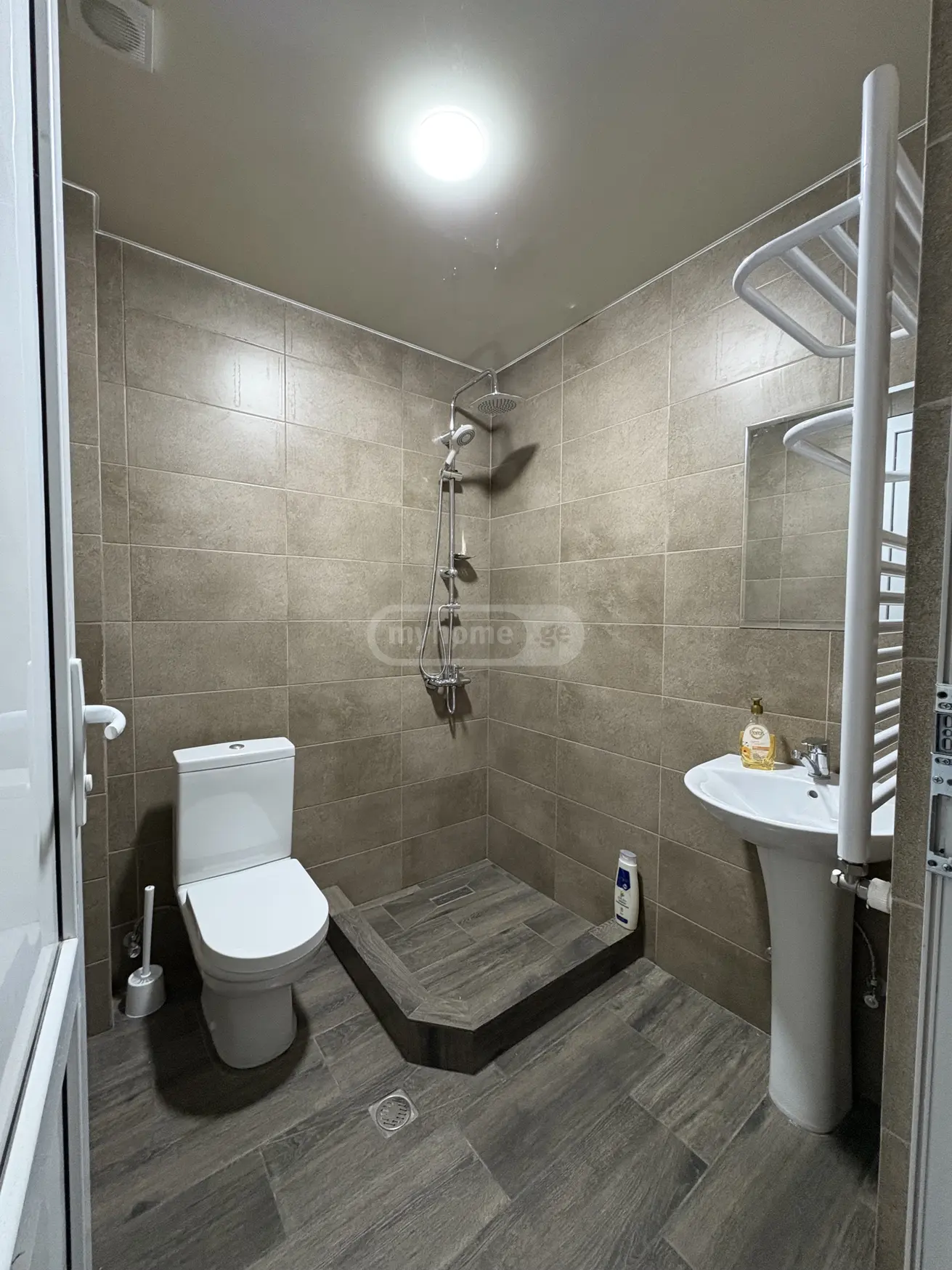 Daily Rent 1 Room Apartment Kutaisshi view 8
