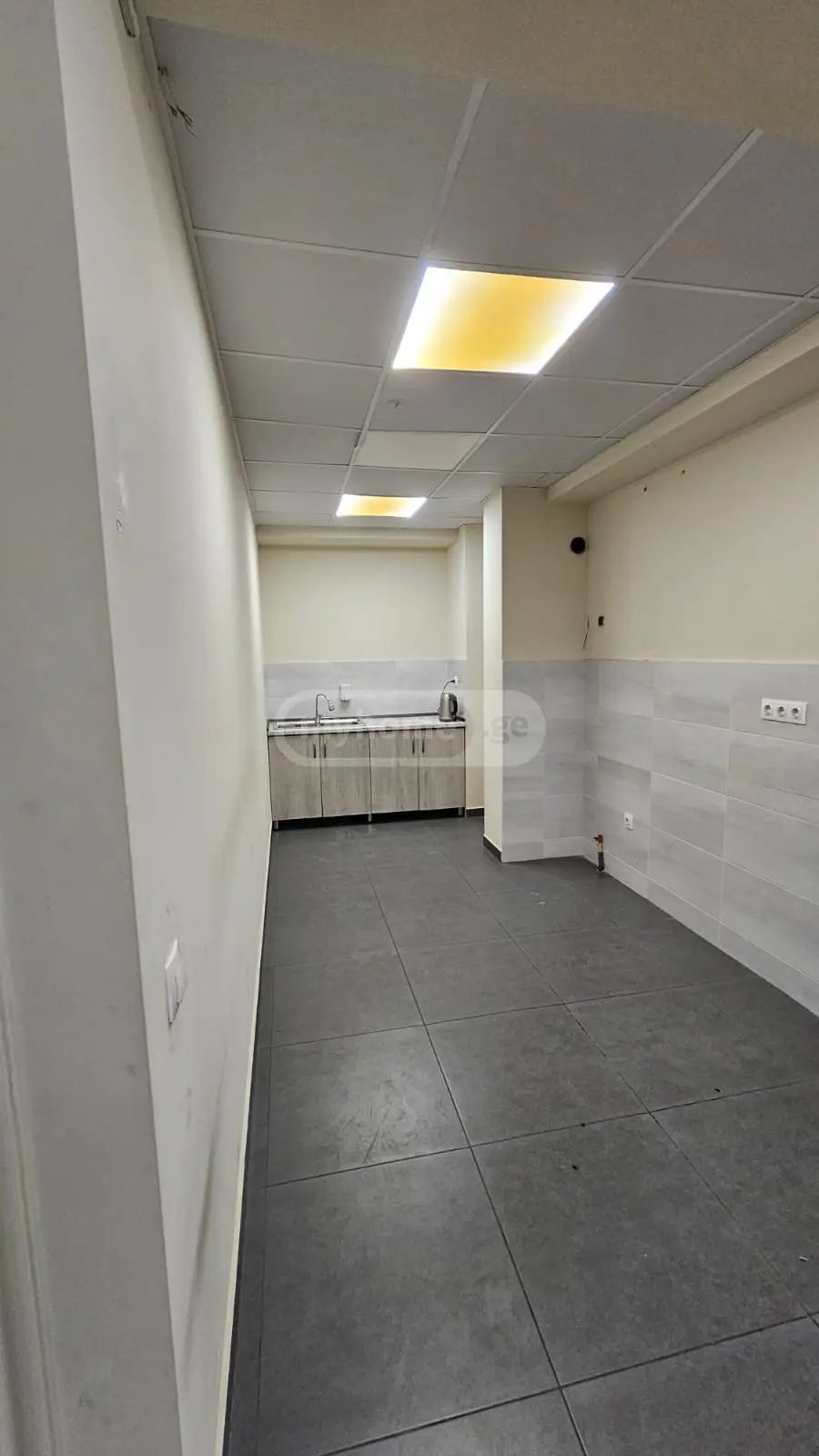 For Rent Universaluri Commercial Space Isanshi, 3 of 12