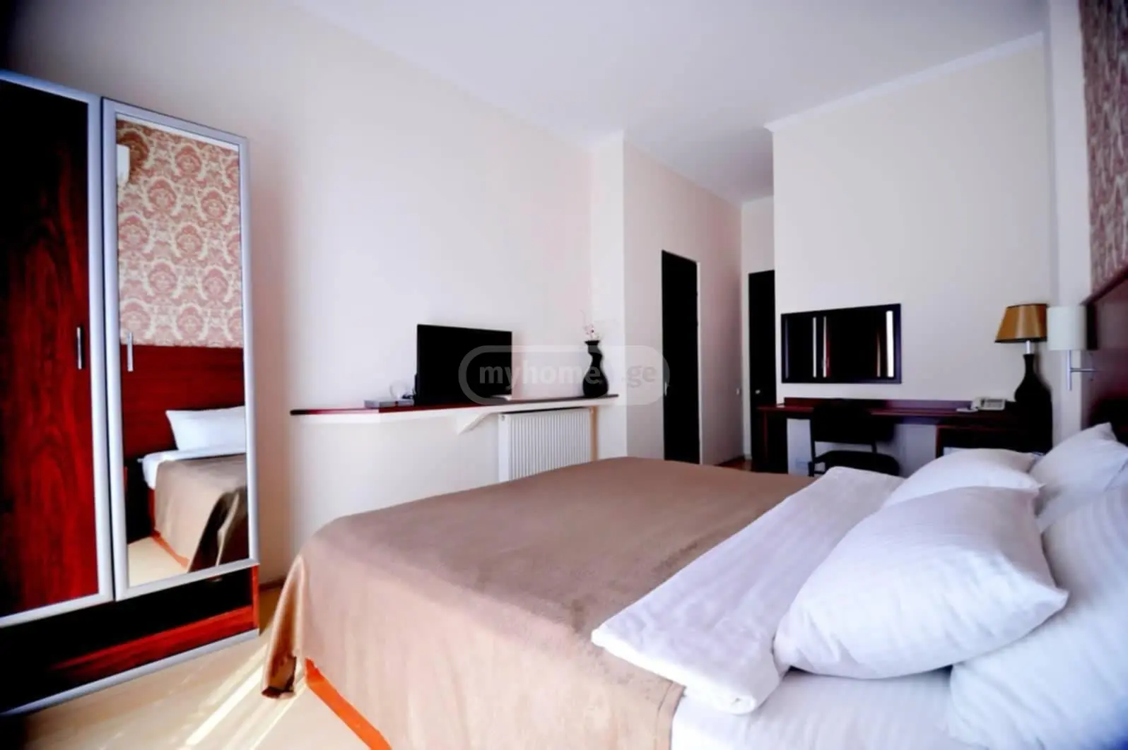 For Rent 10+ Room Sastumro Avlabarshi, 2 of 12