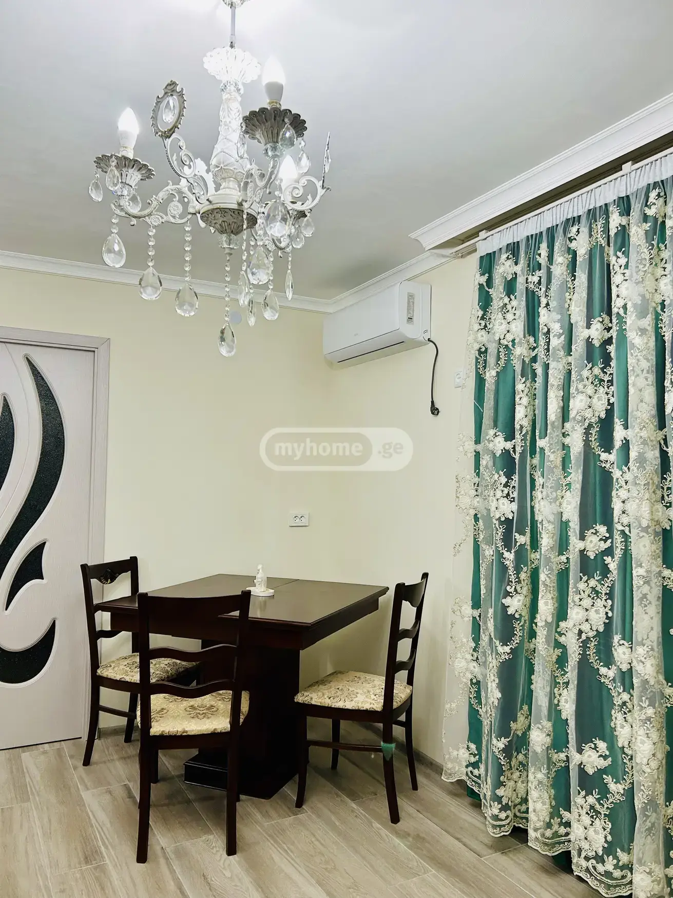 For Rent 3 Room Apartment Kutaisshi view 2