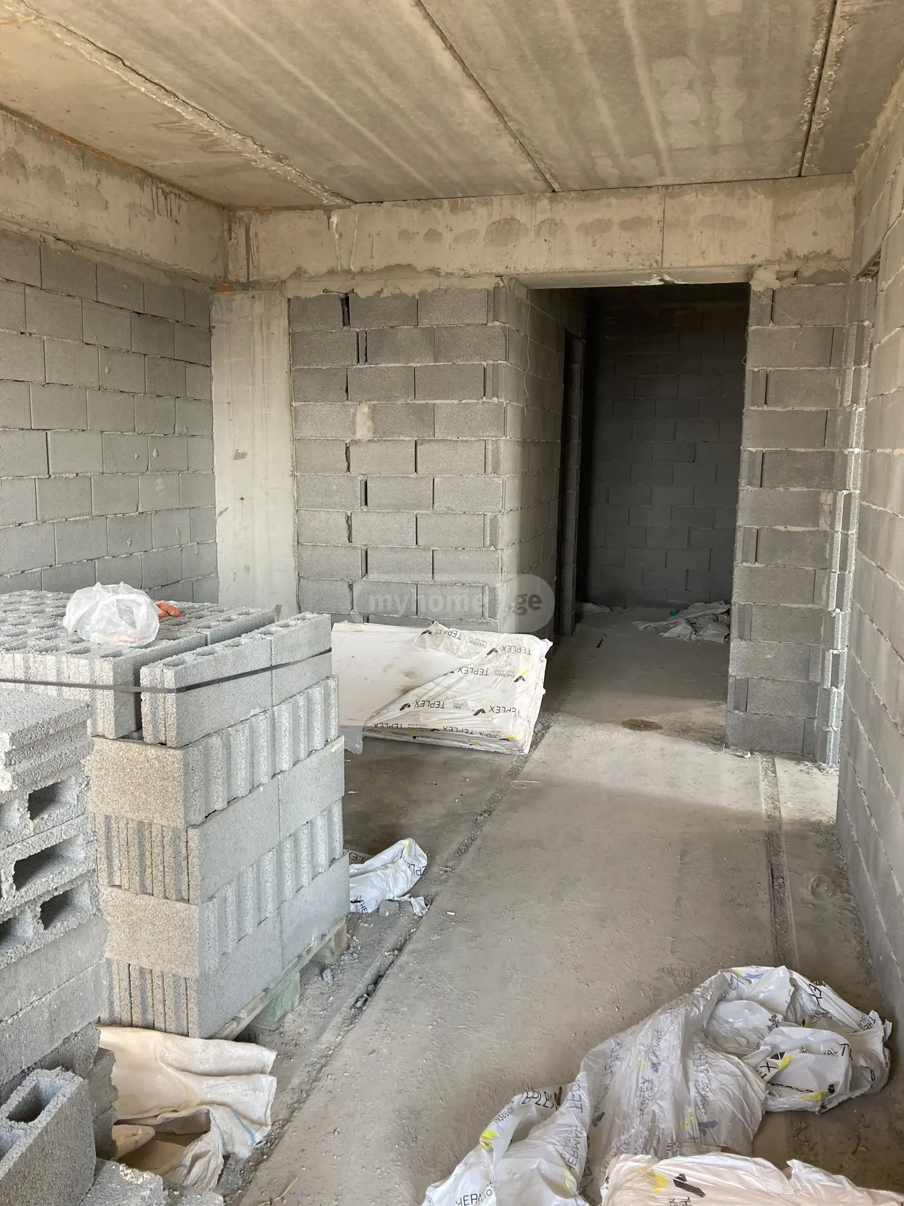 For Sale 4 Room Apartment view 8