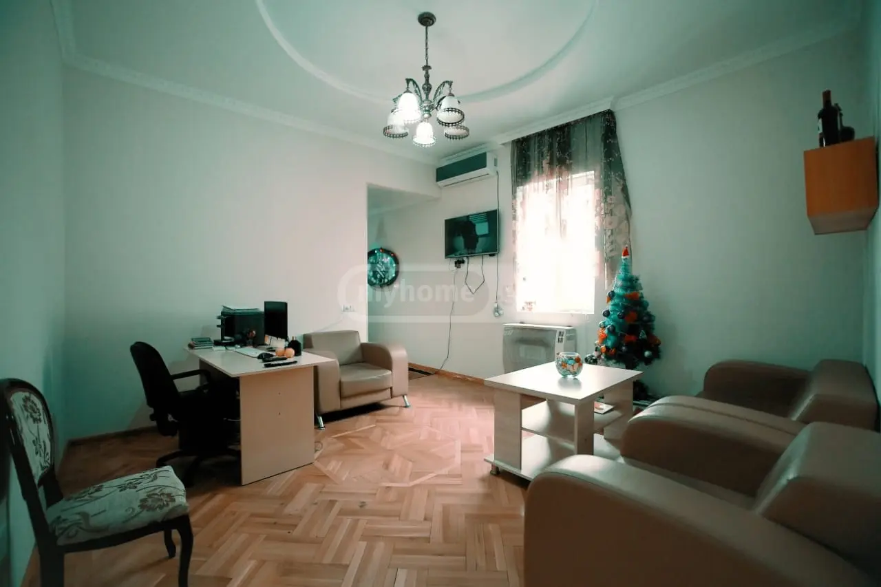 Daily Rent 8 Room Apartment Kutaisshi view 12