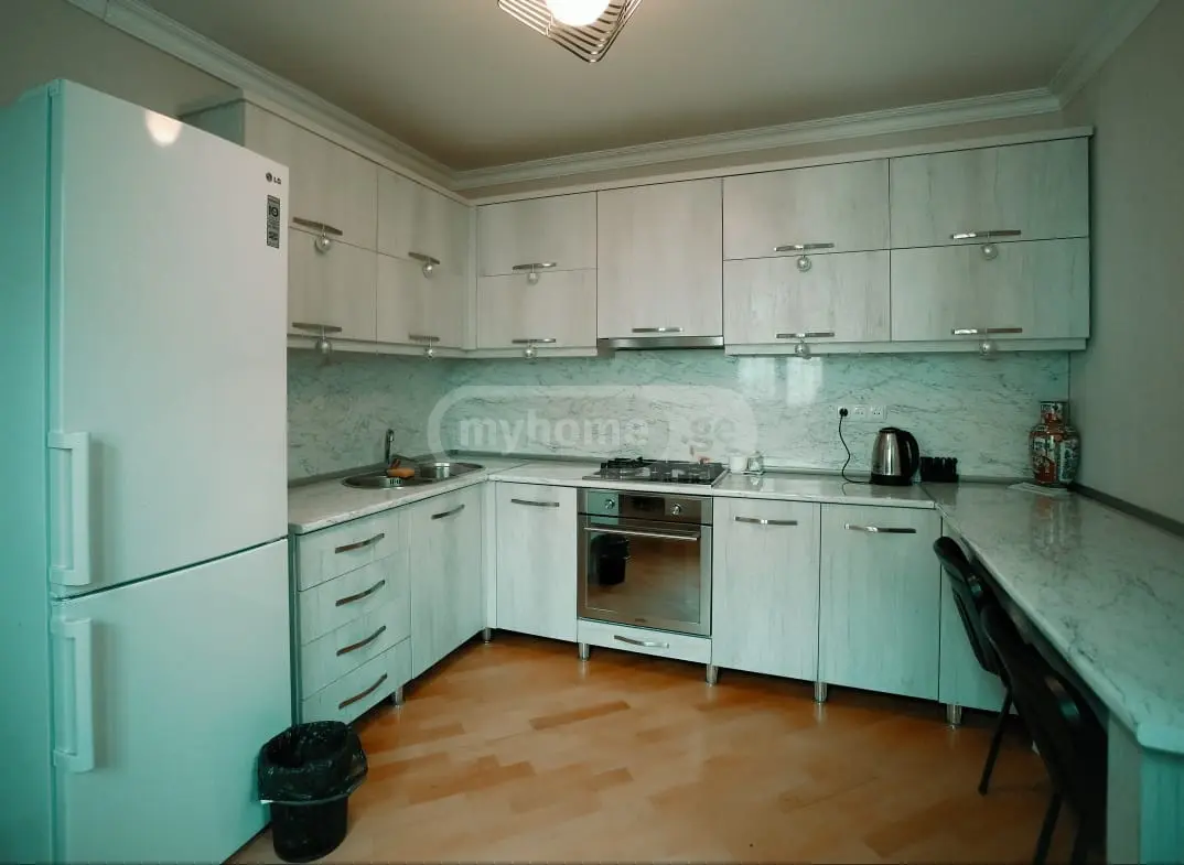 Daily Rent 8 Room Apartment Kutaisshi view 9