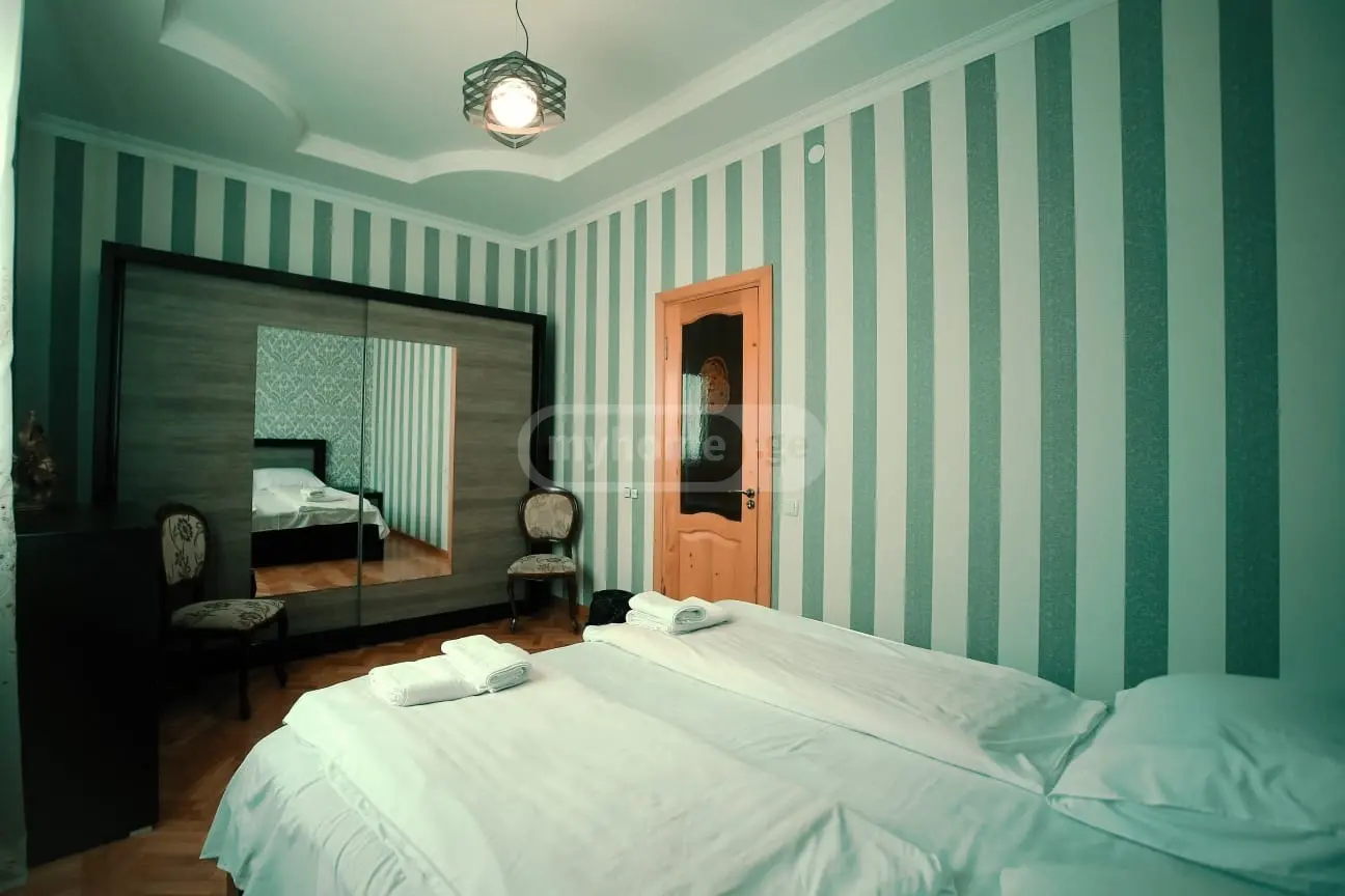 Daily Rent 8 Room Apartment Kutaisshi view 5