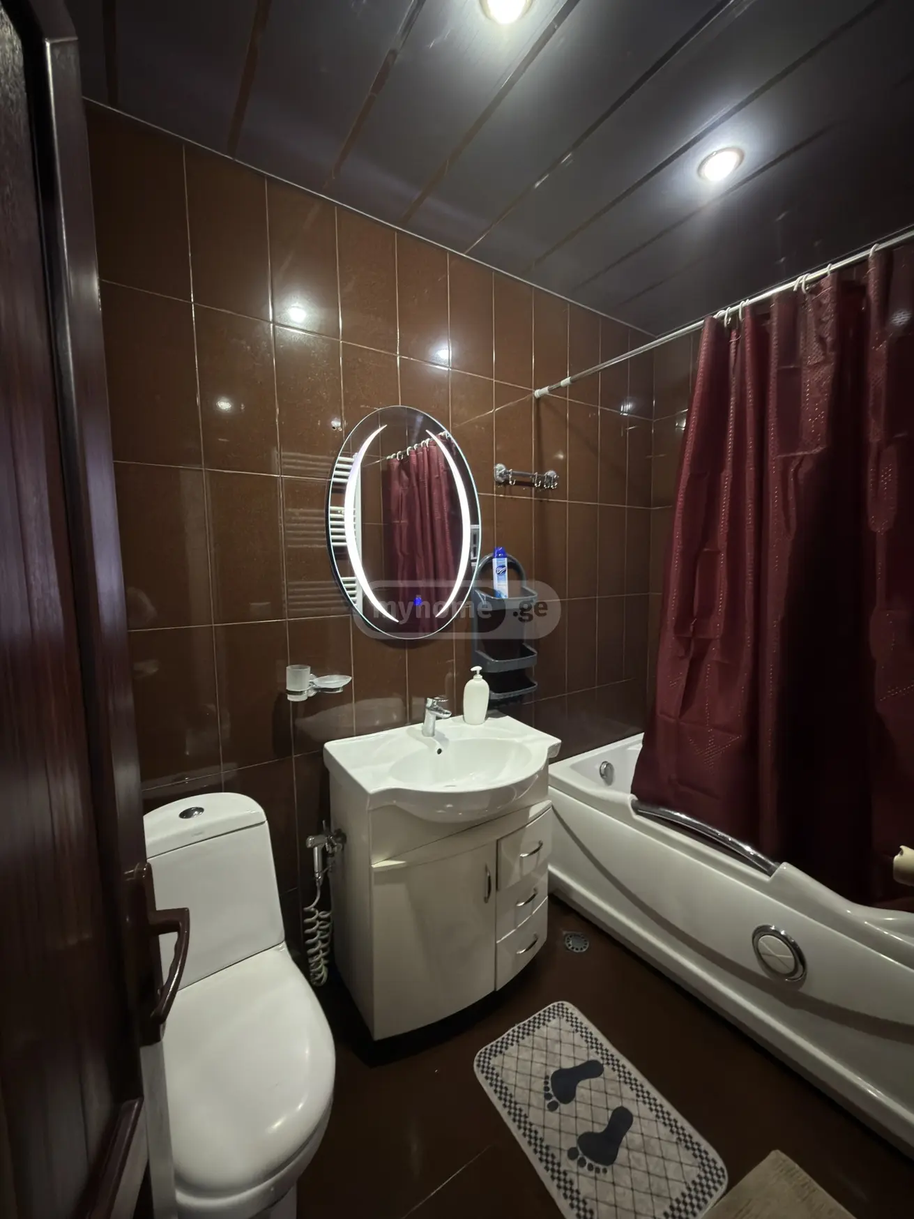 Daily Rent 4 Room Apartment Kutaisshi view 11