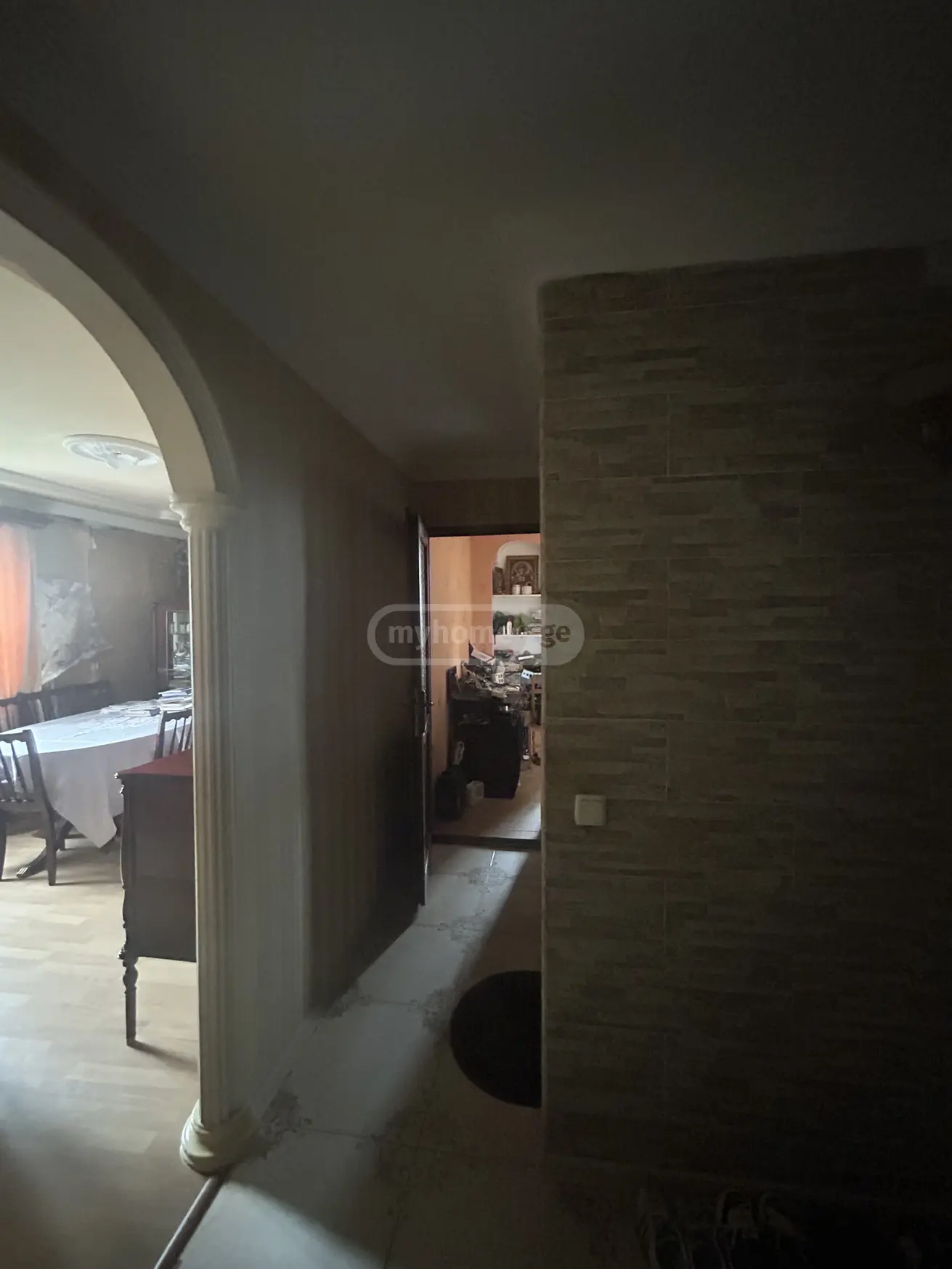 For Sale 4 Room Apartment Potshi view 3