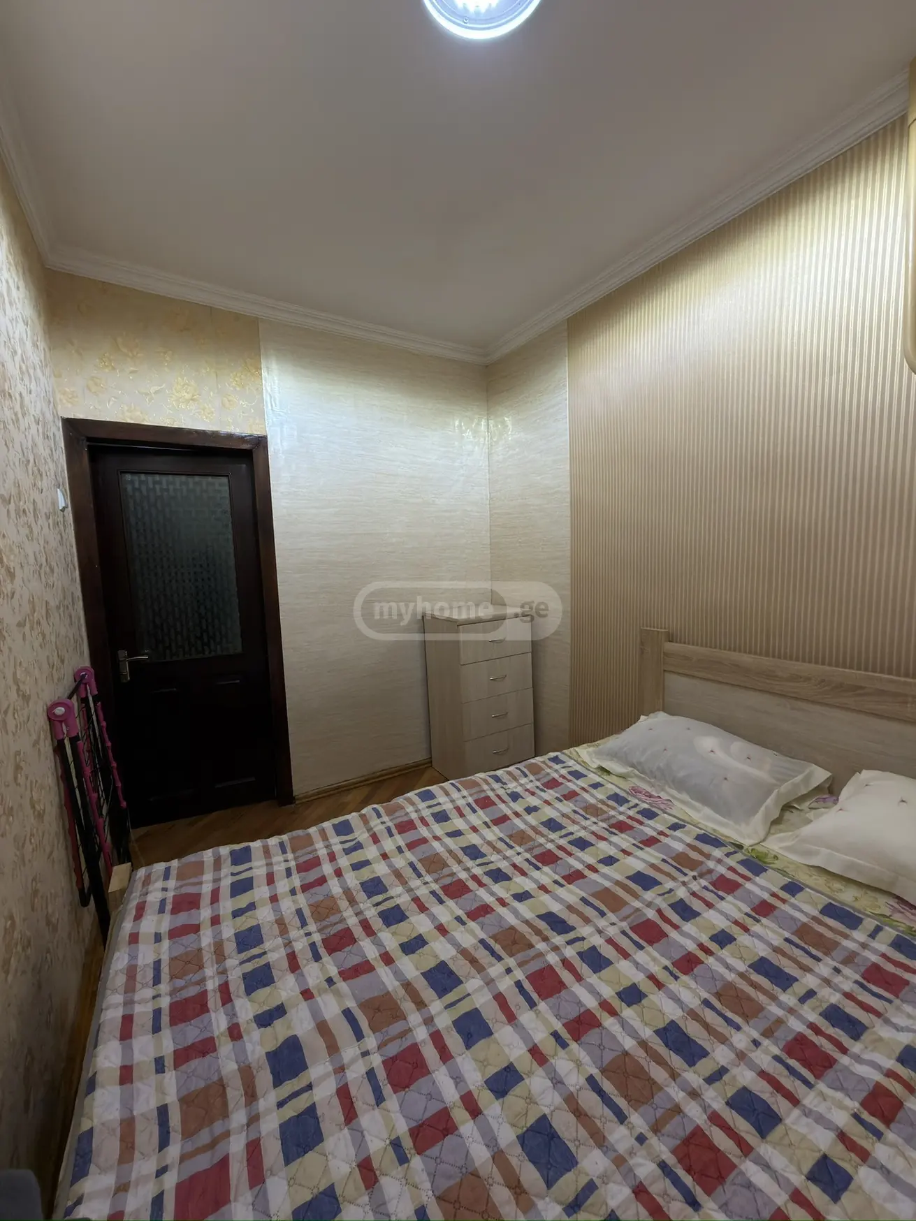 Daily Rent 4 Room Apartment Kutaisshi view 15