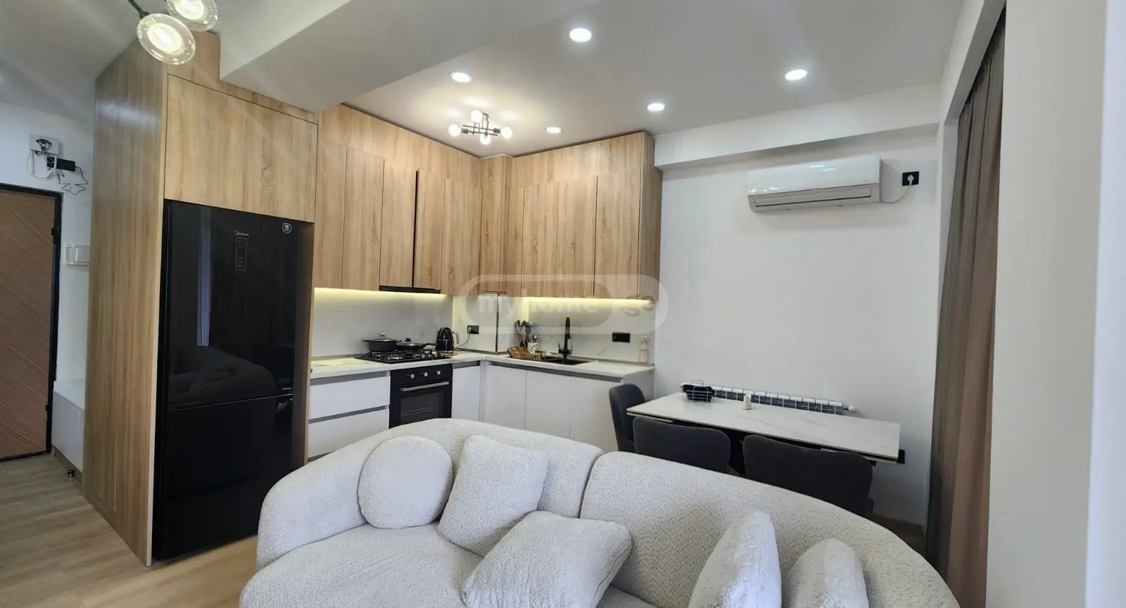 For Sale 2 Room Apartment, 10 of 12