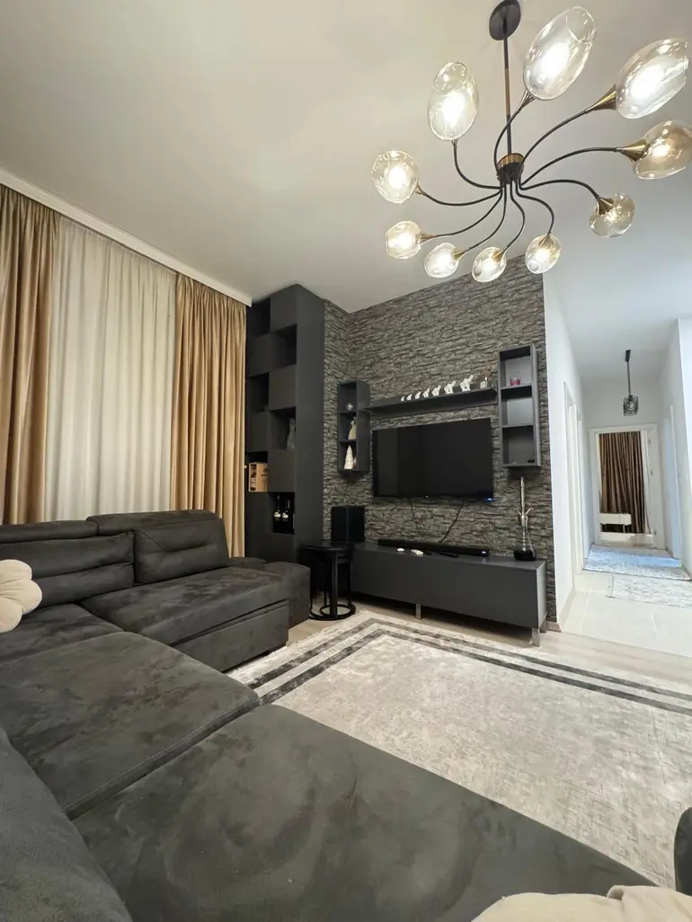 4-Zimmer-Wohnung, Patara Digomi
