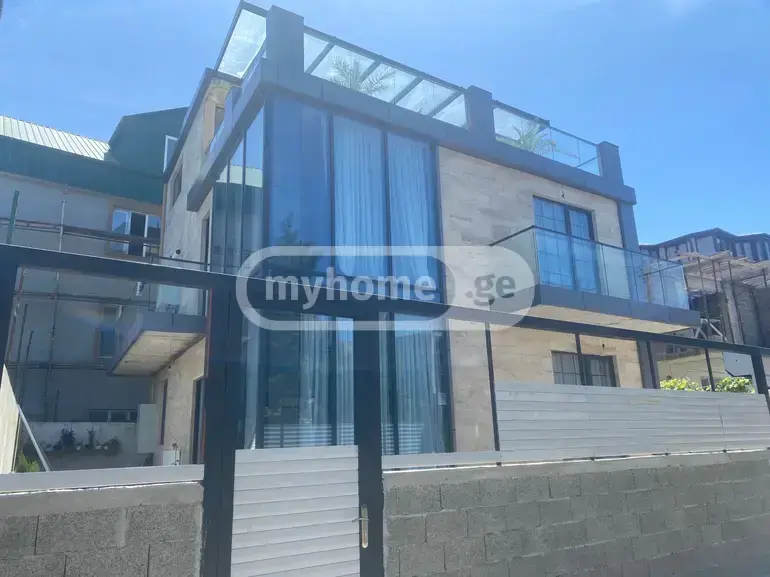 For Sale 9 Room Private House view 1