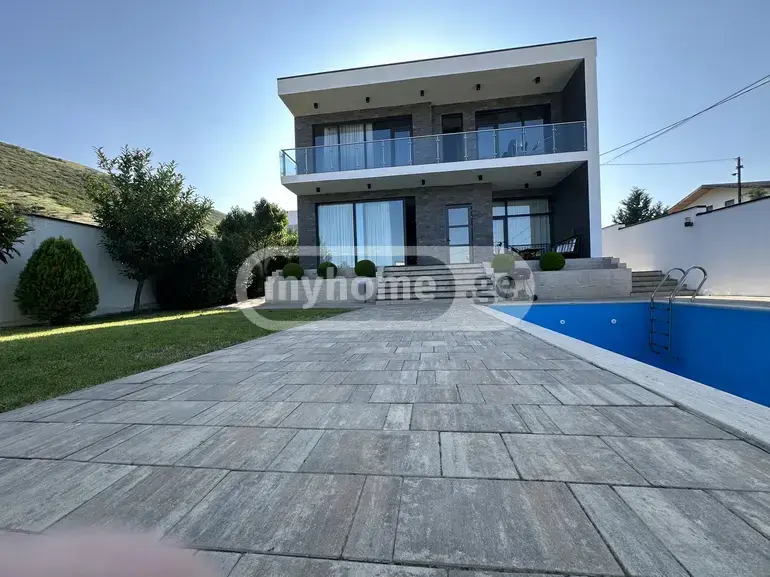 For Sale 8 Room Private House, 1 of 12