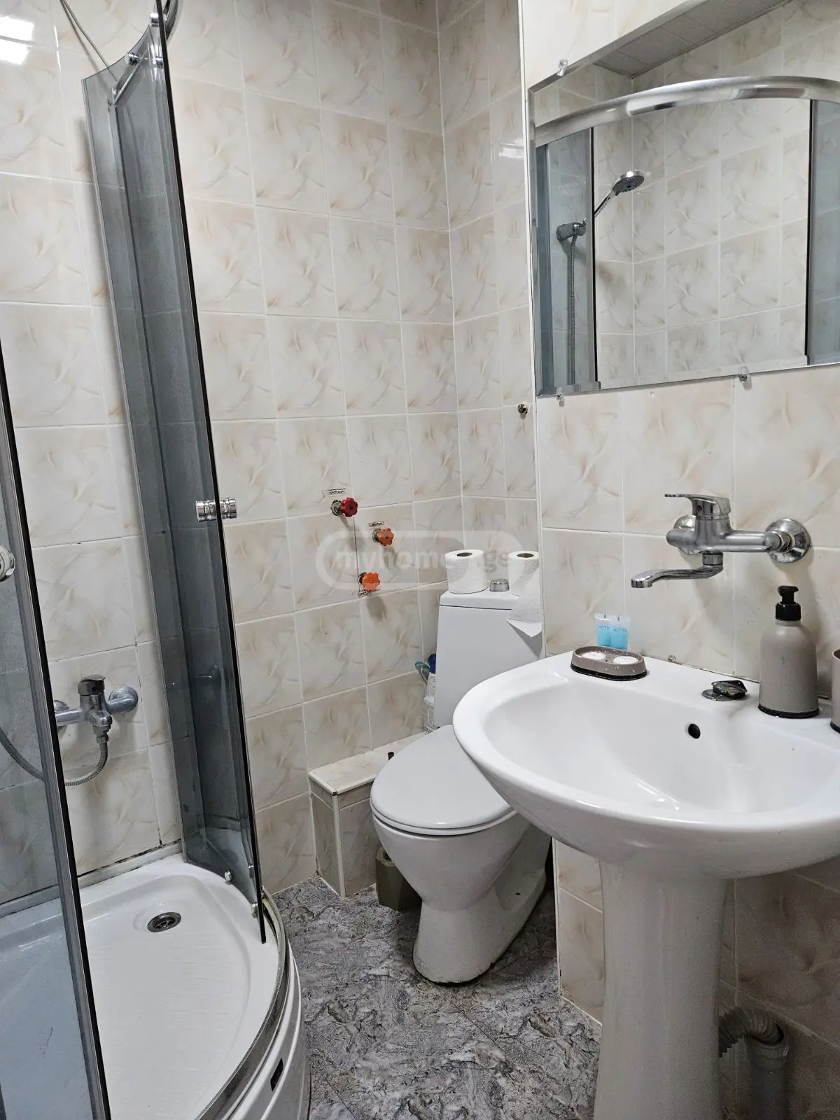 Daily Rent 2 Room Apartment Kutaisshi view 7