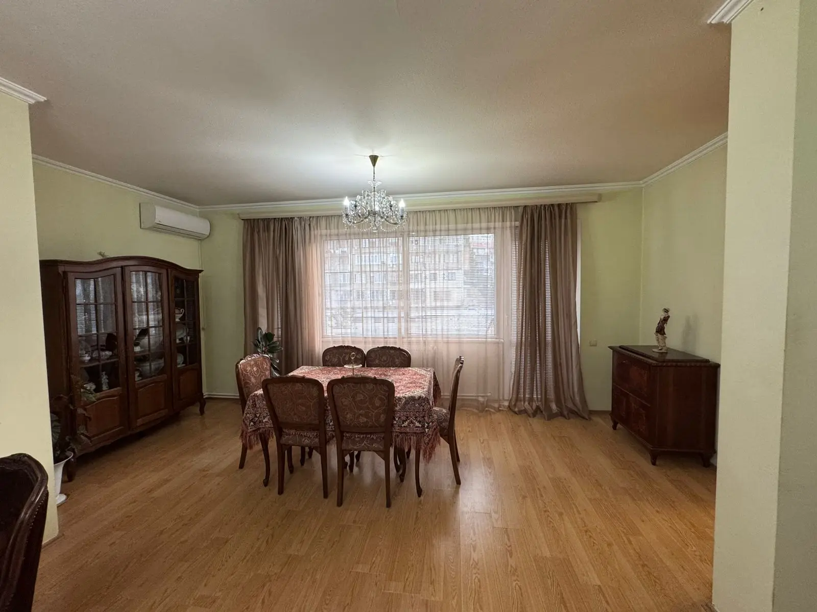 For Sale 4 Room Apartment, 1 of 11