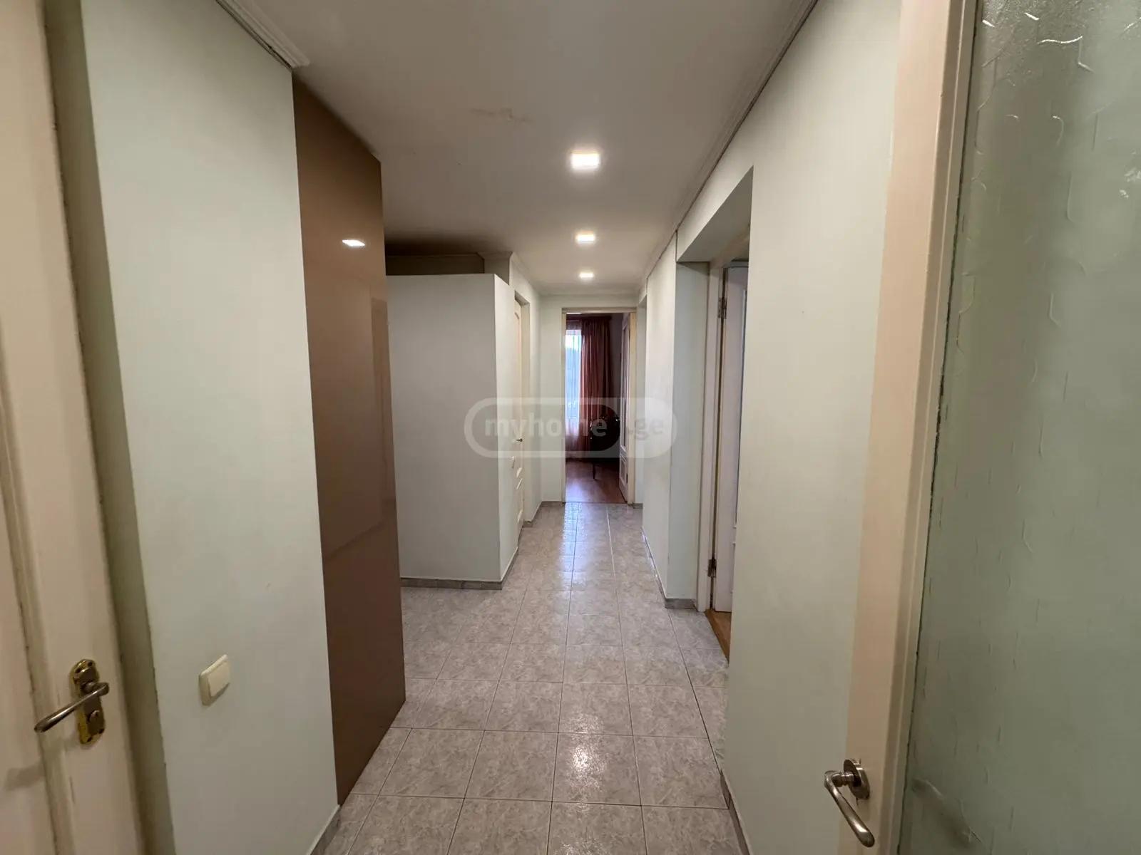For Sale 4 Room Apartment, 4 of 11