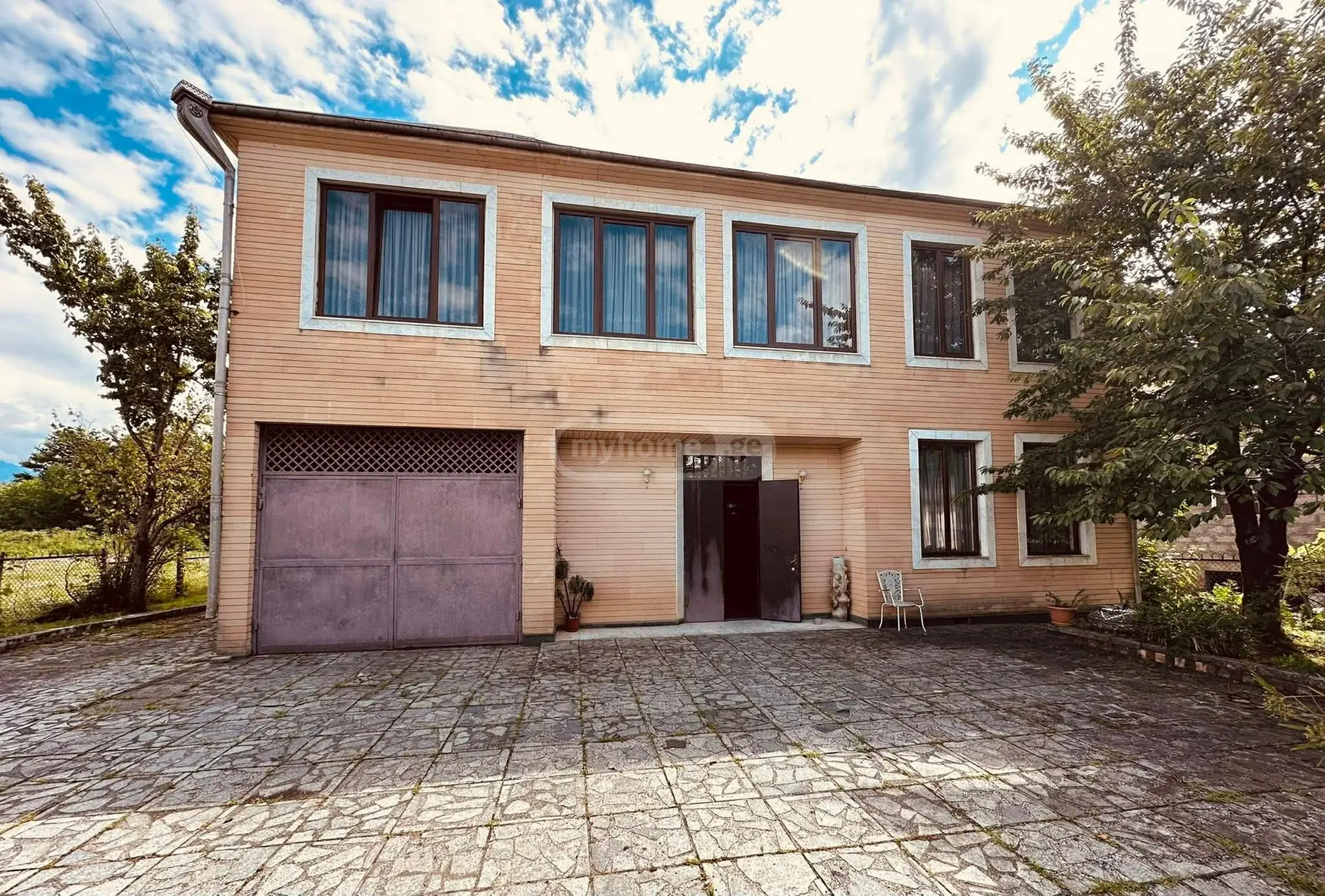 For Sale 10+ Room Private House Ozurgetshi view 1