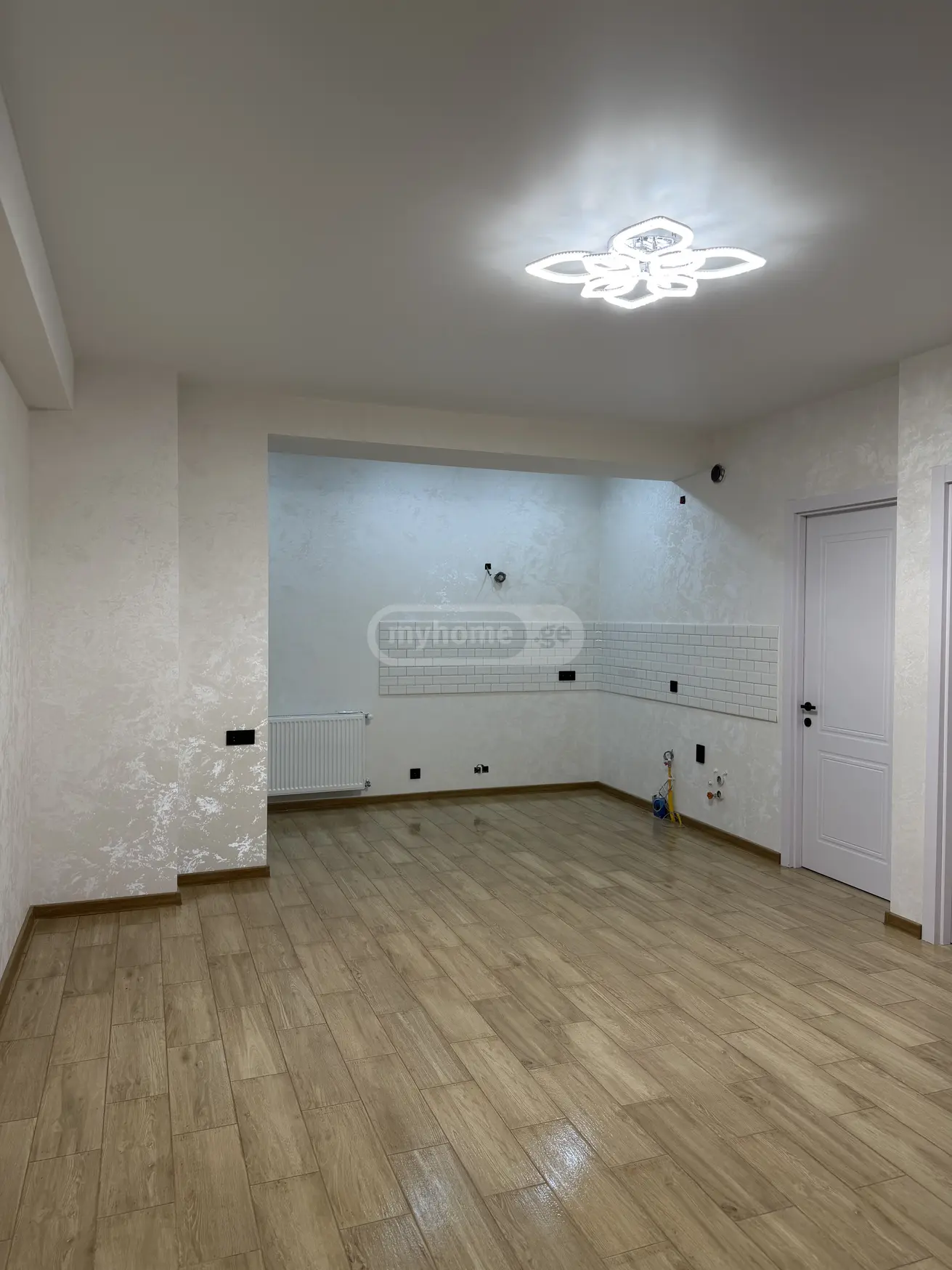 For Sale 2 Room Apartment, 2 of 12