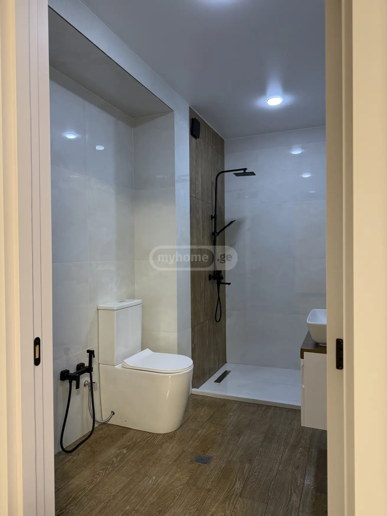 For Sale 2 Room Apartment, 8 of 12