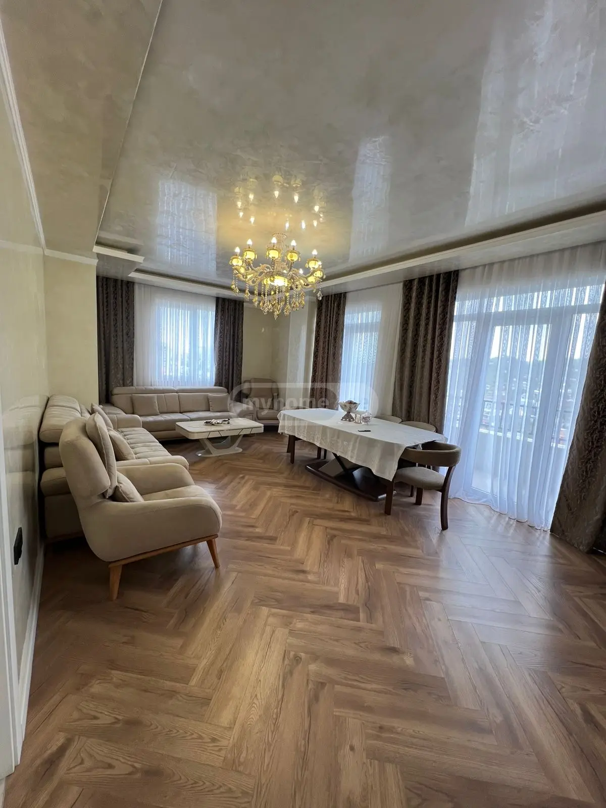 For Sale 5 Room Apartment view 4