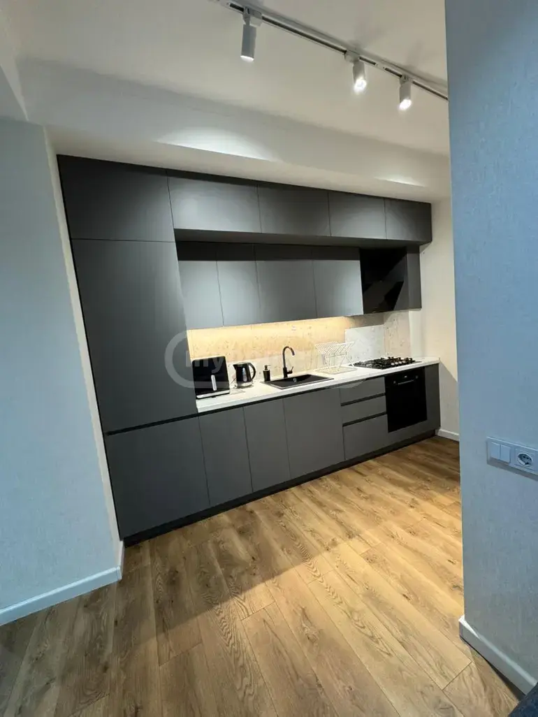 For Sale 3 Room Apartment Varketilshi, 2 of 11