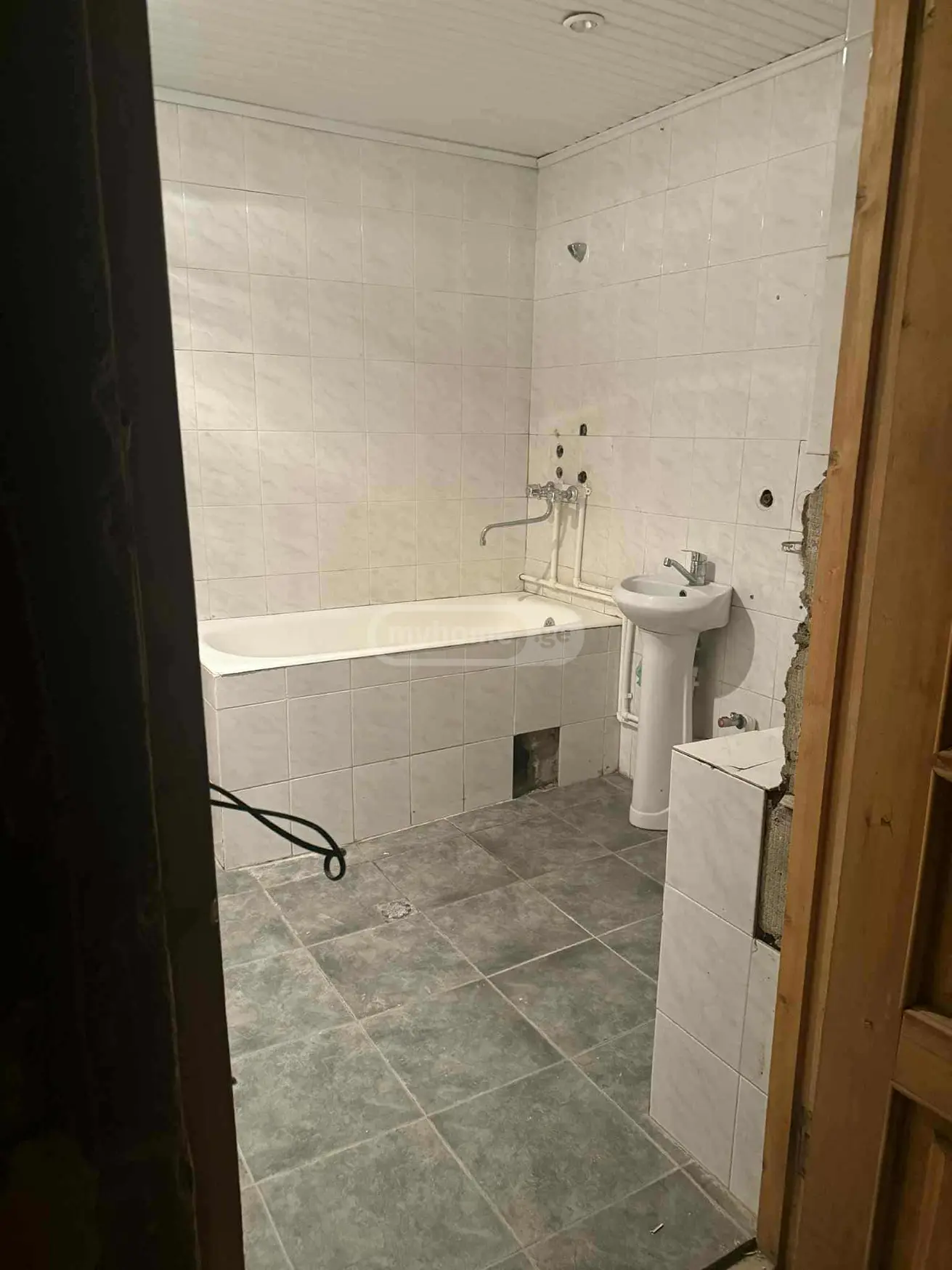 For Sale 3 Room Apartment Mtskhetashi view 5