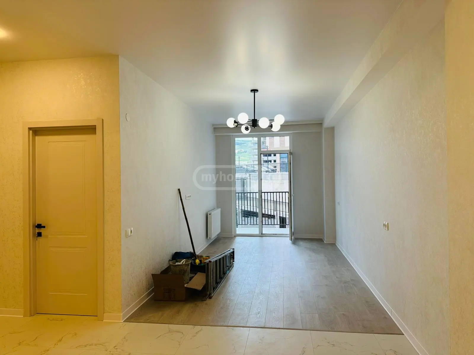 For Sale 3 Room Apartment, 3 of 12