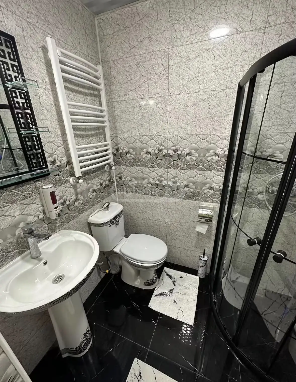 For Sale 5 Room Apartment Kutaisshi view 8