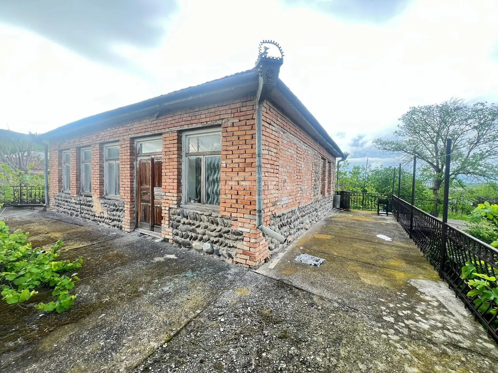 For Sale 8 Room Private House Kaspis Munitsipalitetshi view 1