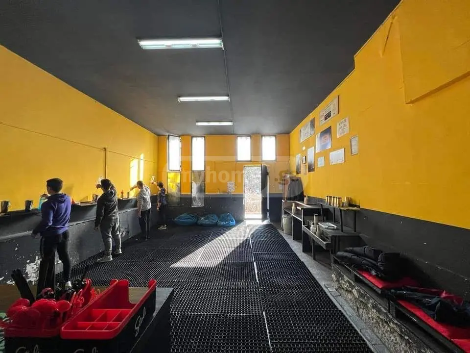 For Sale Kvebis Obiekti Commercial Space In Saburtalo, 1 of 6