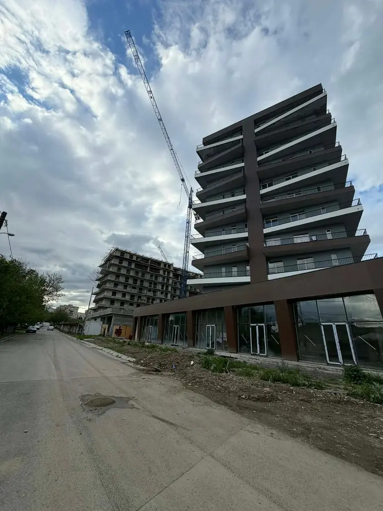 4室公寓，Ponichala