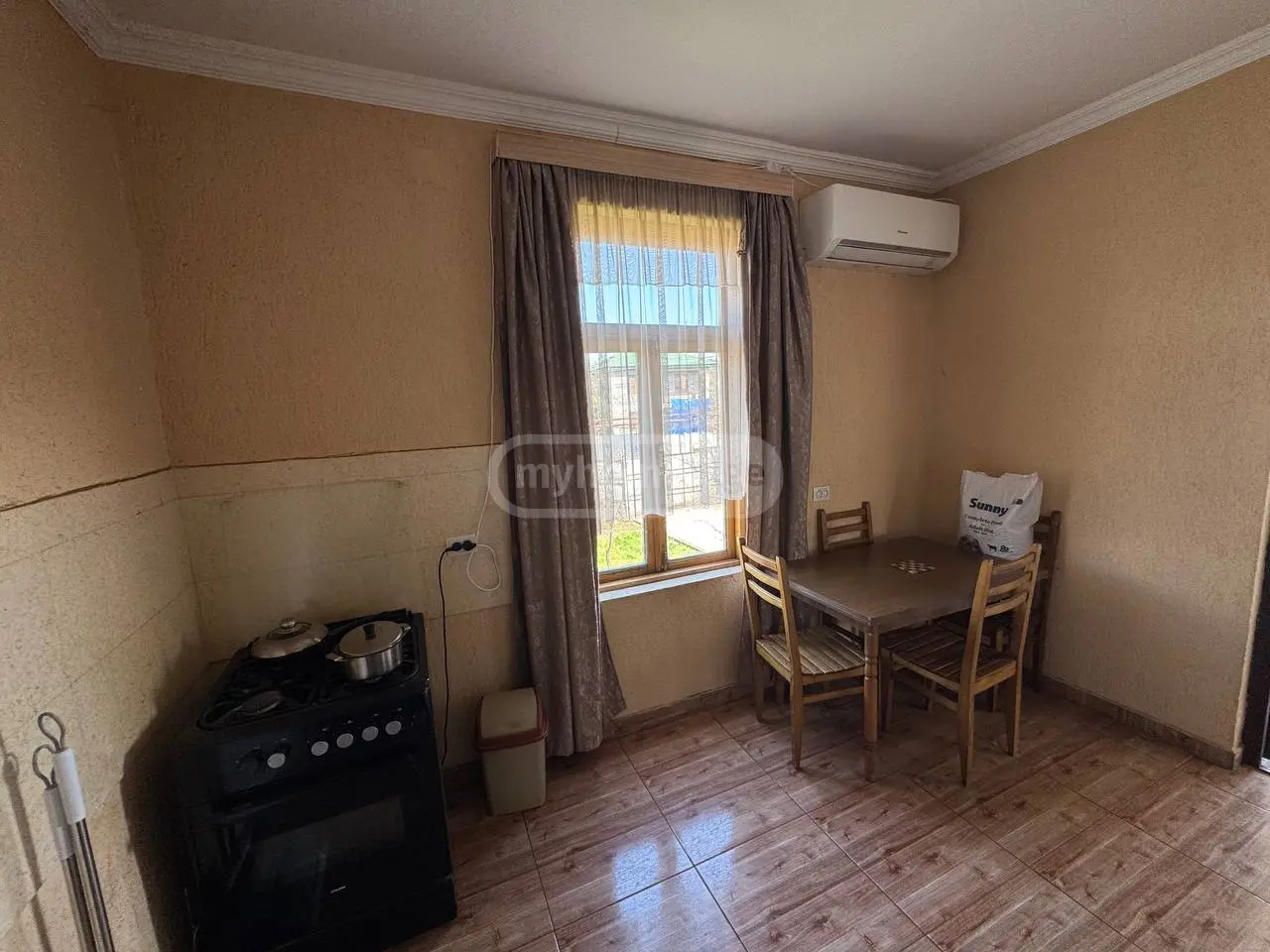 For Sale 8 Room Private House Zestaponshi view 9
