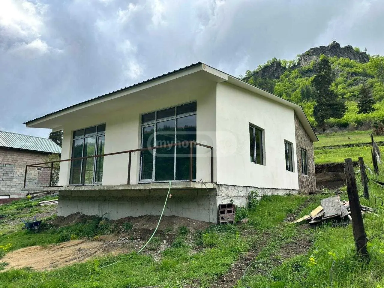 For Sale 4 Room Country House Borjomshi view 1