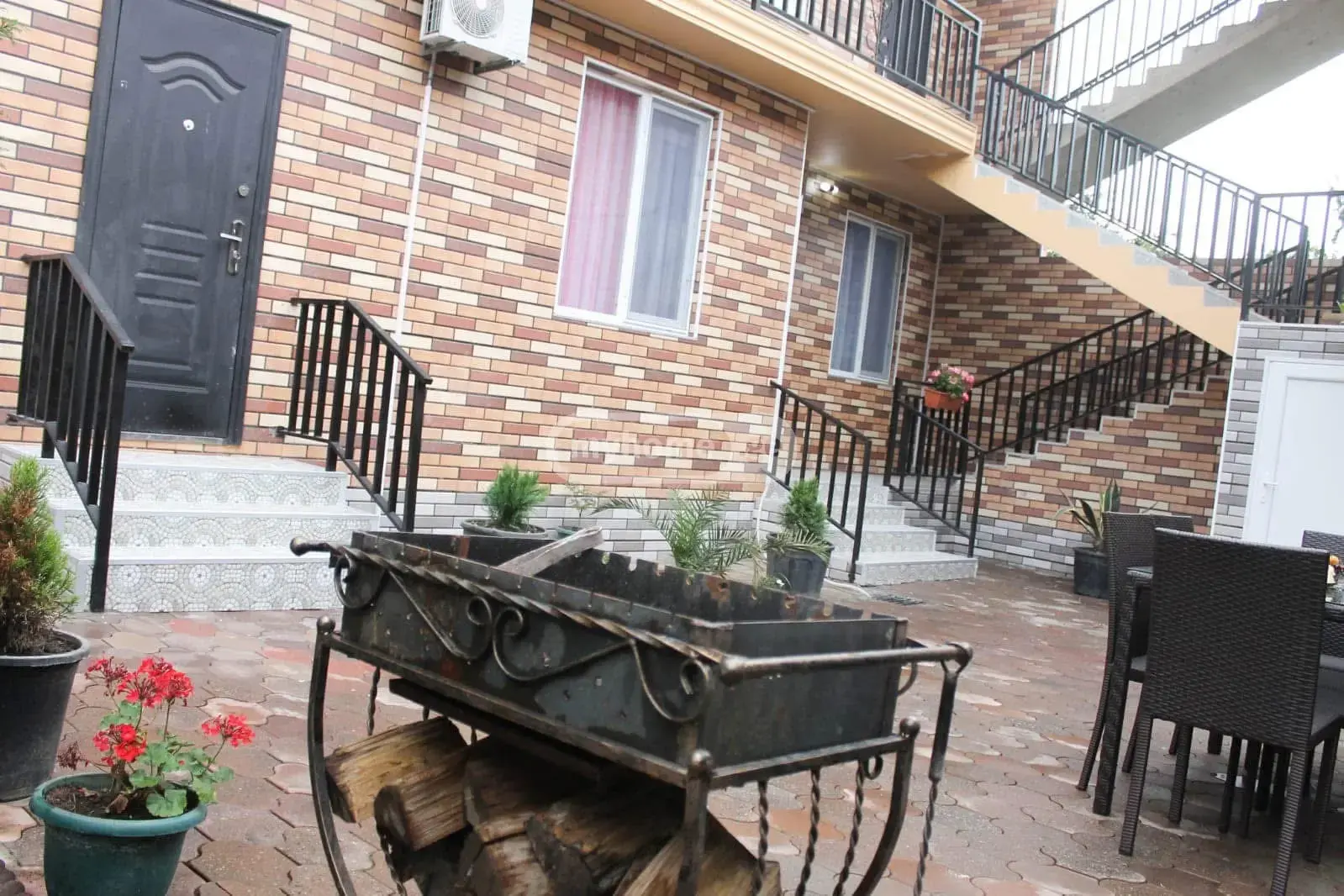 For Sale 10+ Room Private House In Batumi view 2