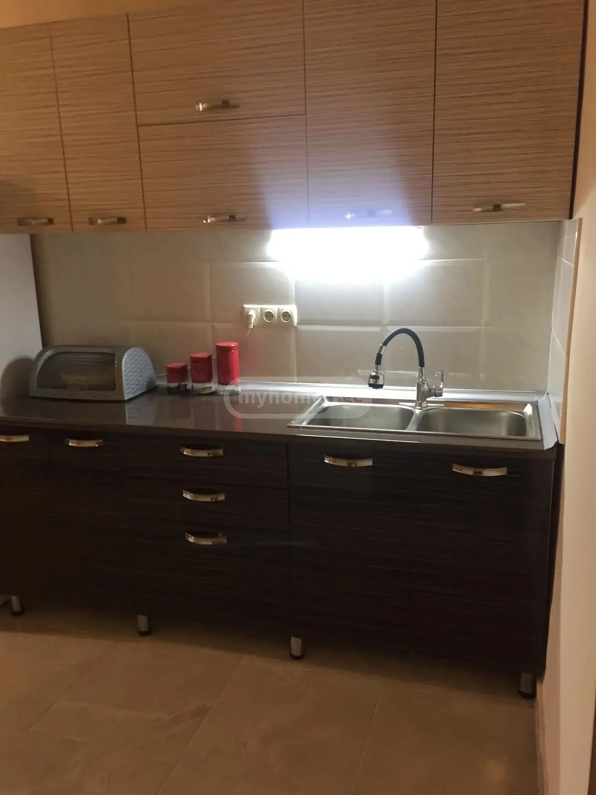 For Rent 4 Room Apartment Potshi view 2