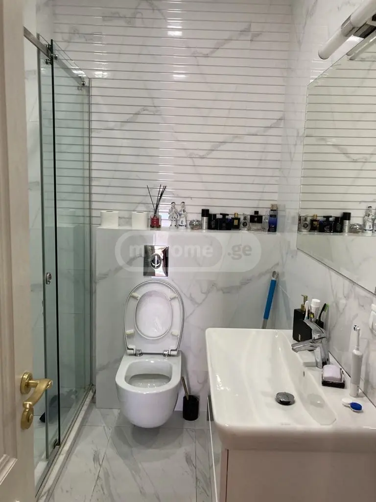 For Sale 4 Room Apartment, 8 of 10