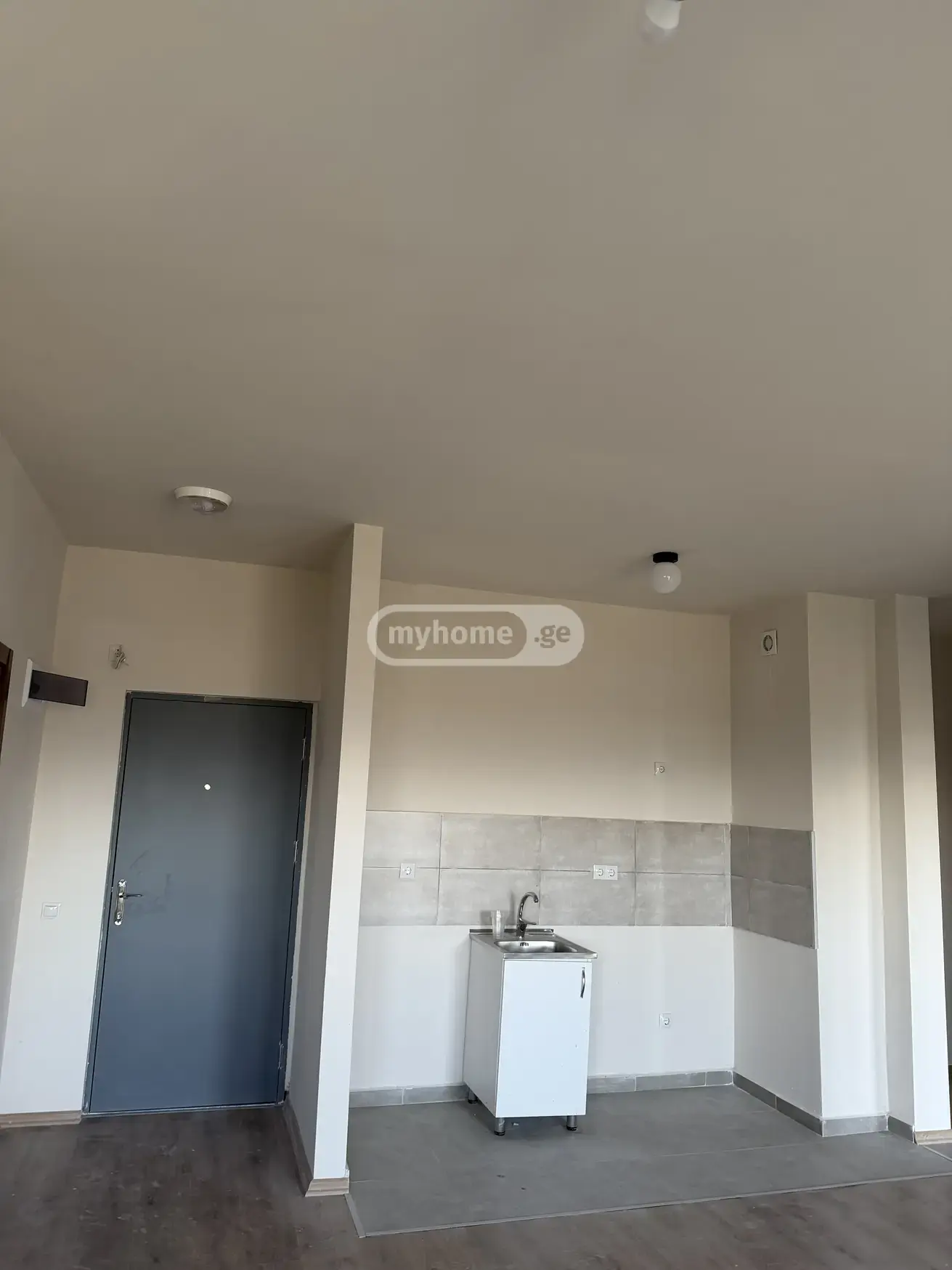 For Sale 4 Room Apartment Kutaisshi view 3