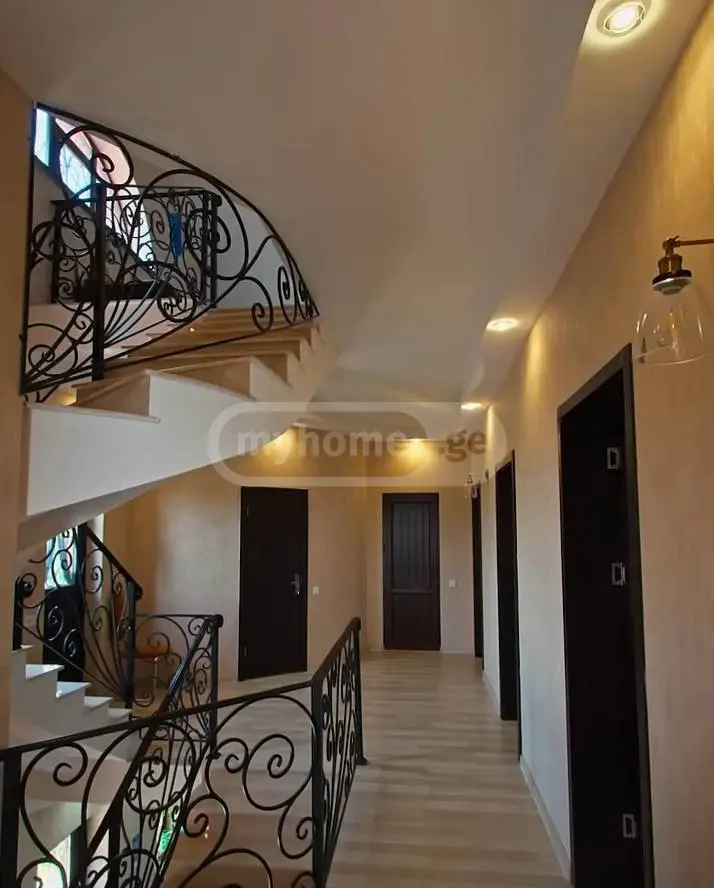 For Sale 7 Room Private House, 2 of 12