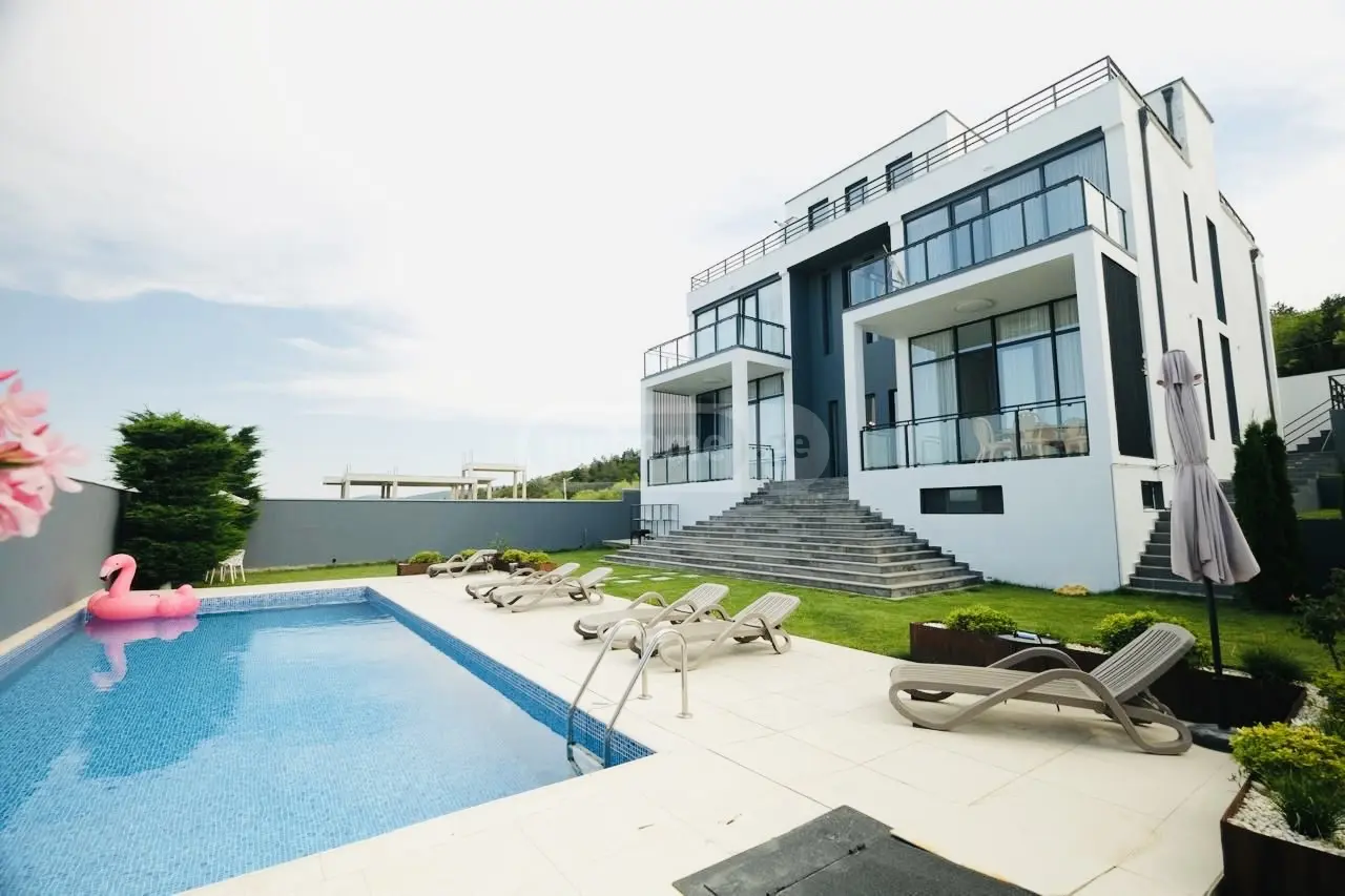 For Sale 10+ Room Private House In Vake, 2 of 12
