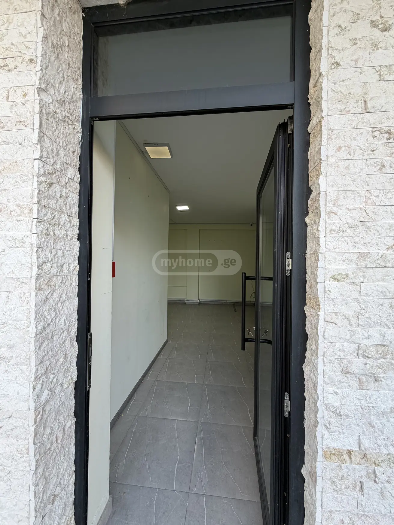 For Rent Saopise Commercial Space Telavshi view 2