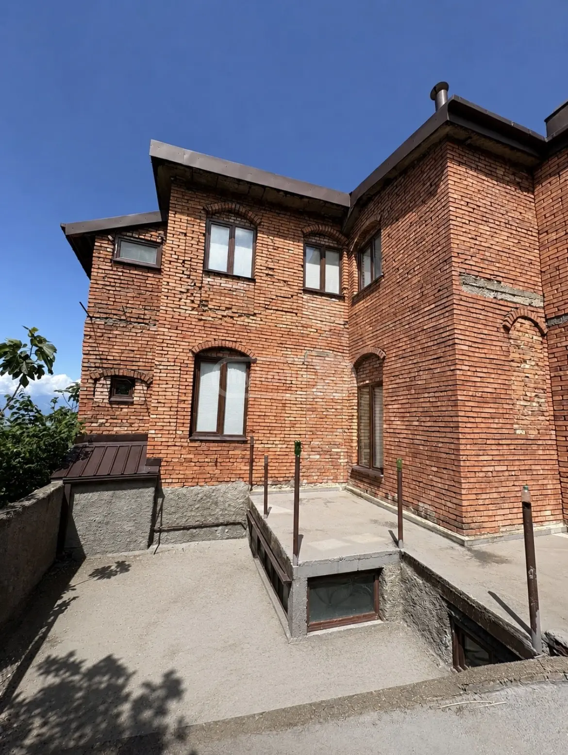 For Rent 10+ Room Sastumro Telavshi view 2