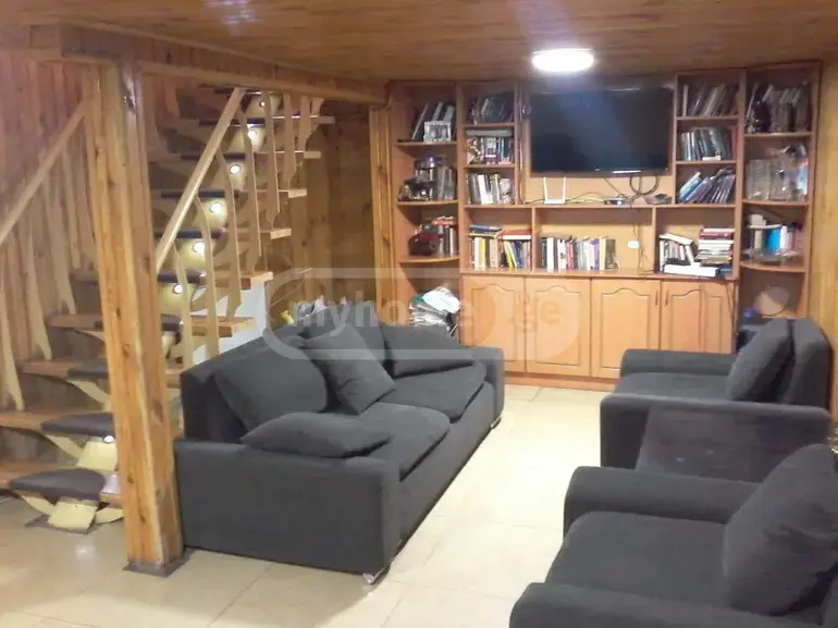 For Sale 10+ Room Private House Rustavshi, 1 of 10