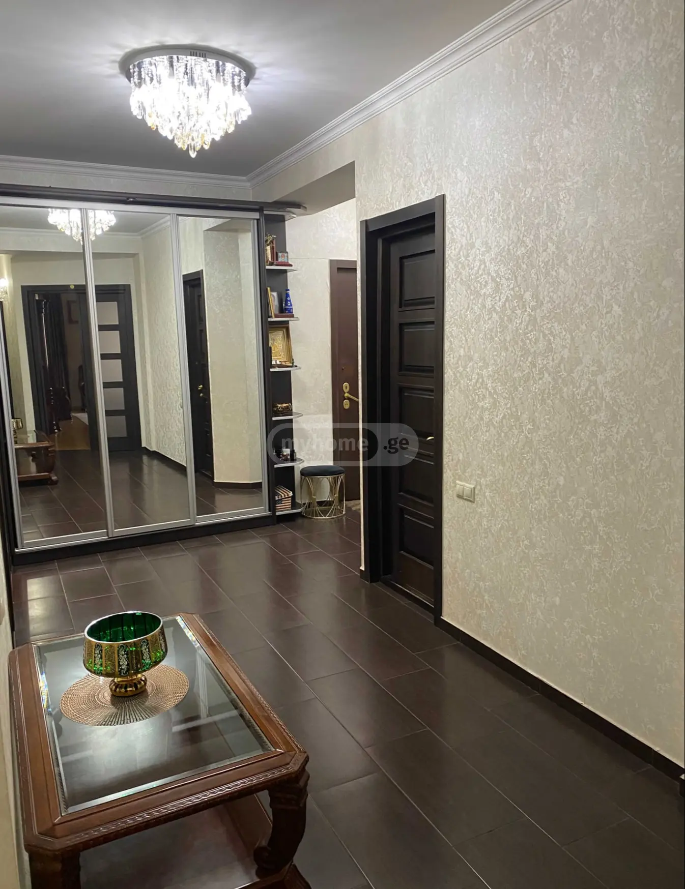 For Sale 4 Room Apartment, 3 of 9
