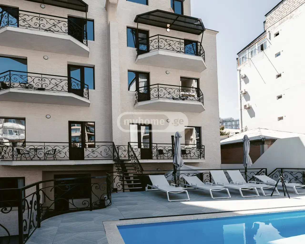 For Sale 10+ Room Sastumro In Saburtalo, 1 of 12