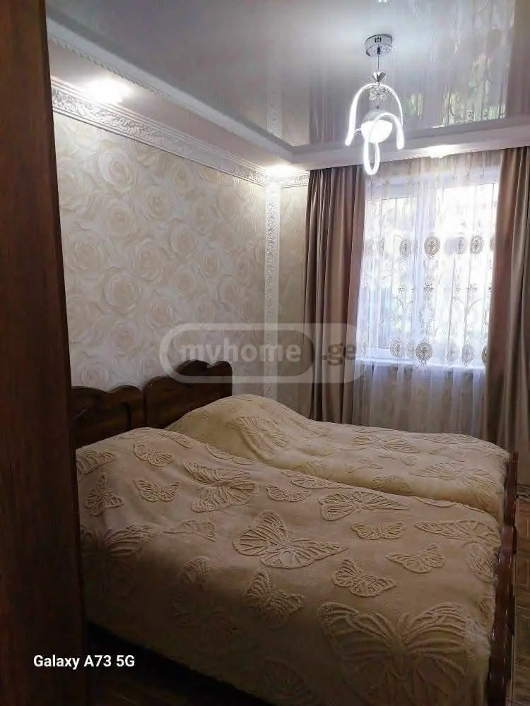 Daily Rent 4 Room Apartment Kutaisshi view 2