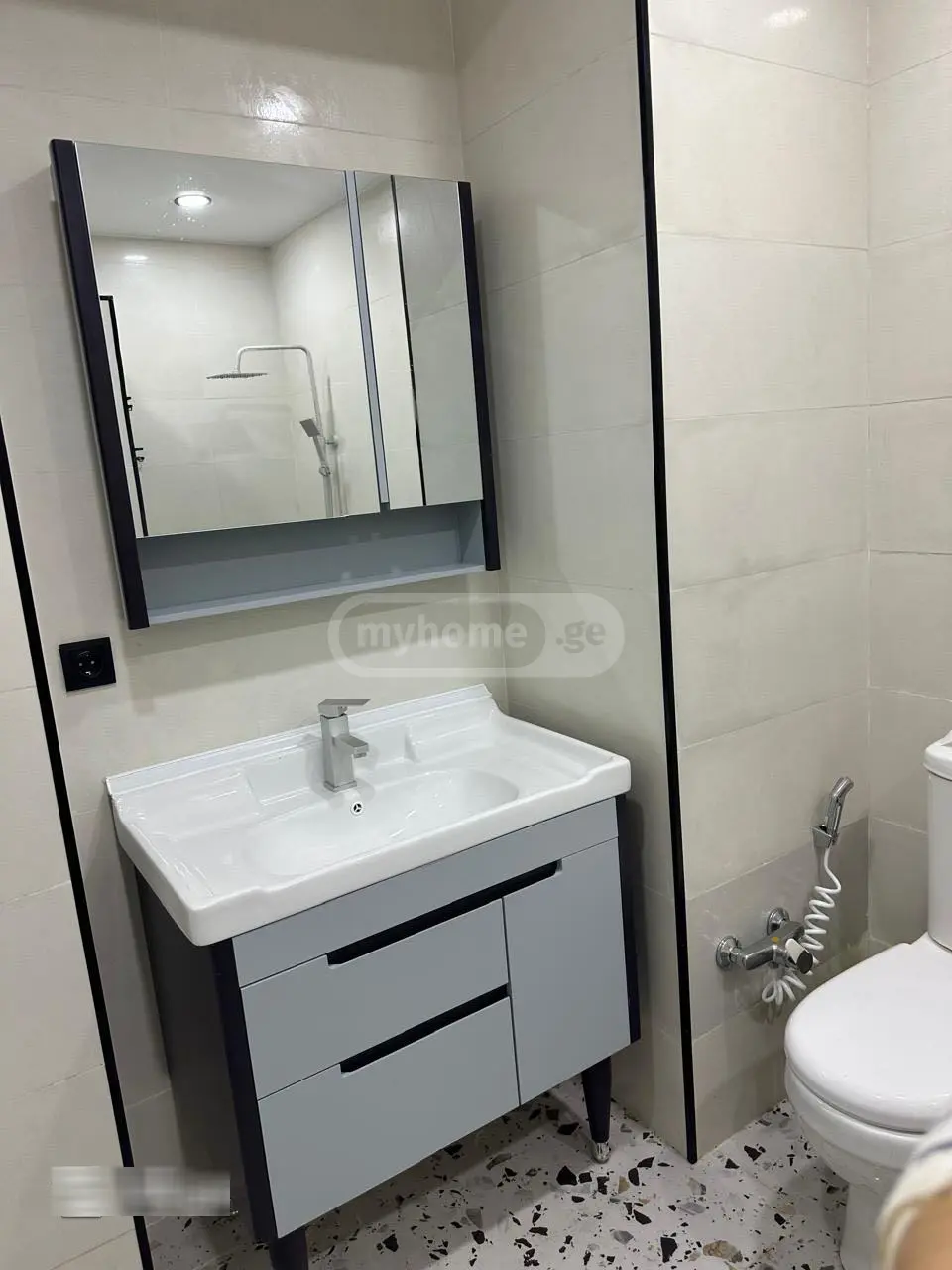 Daily Rent 2 Room Apartment Chughuretshi view 8